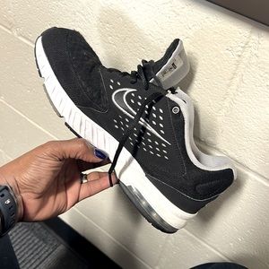 Nike black and white  MileRWalk2.